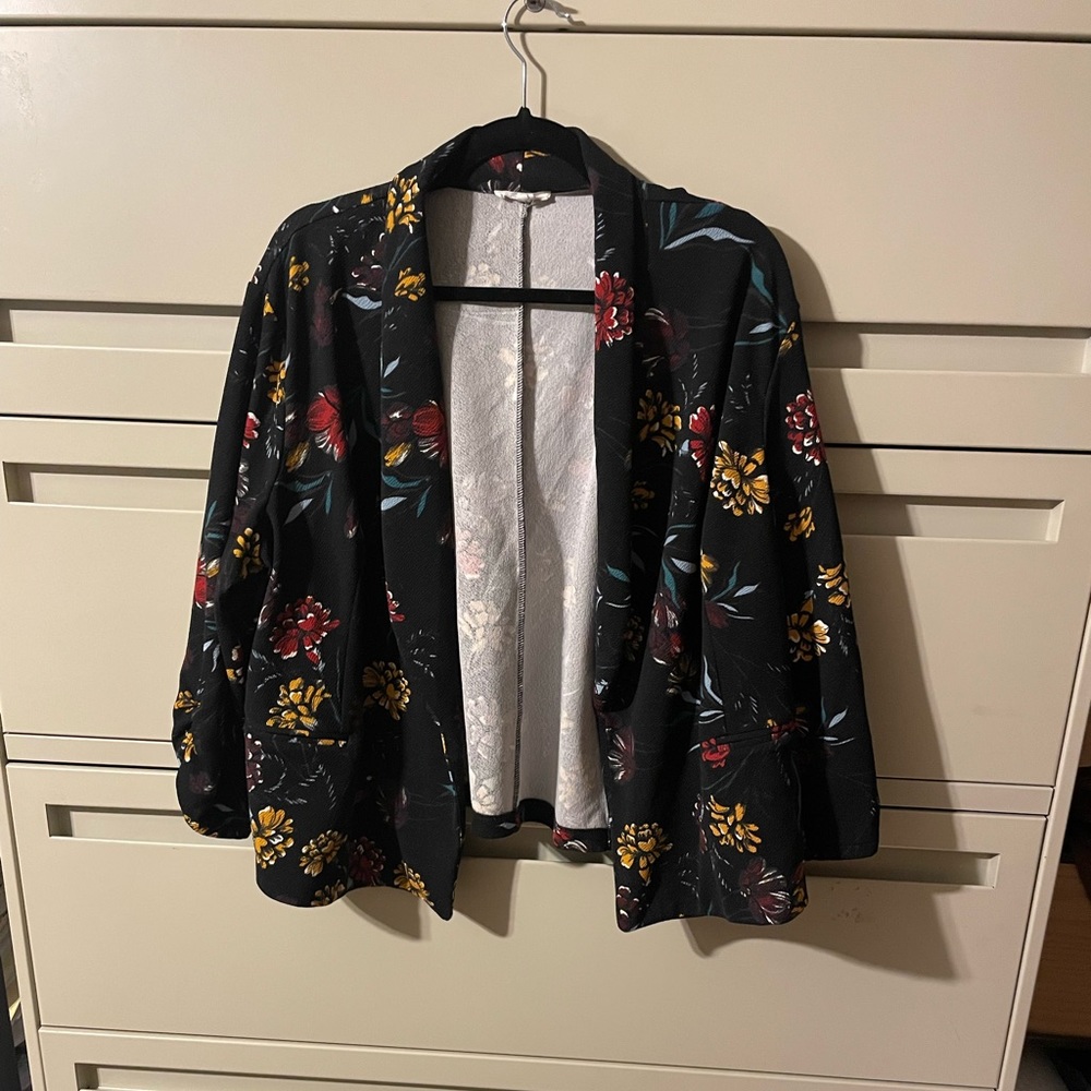 EUC Maurice’s Size 3 Open front Floral Blazer